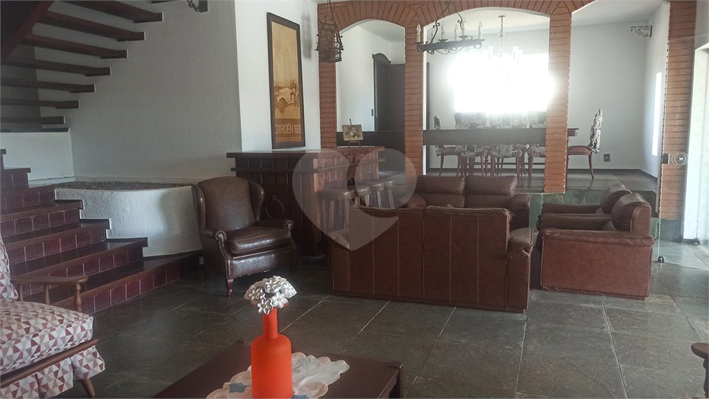 Casa à venda com 4 quartos, sendo 3 suítes, em Jardim Itaperi, Atibaia, SP