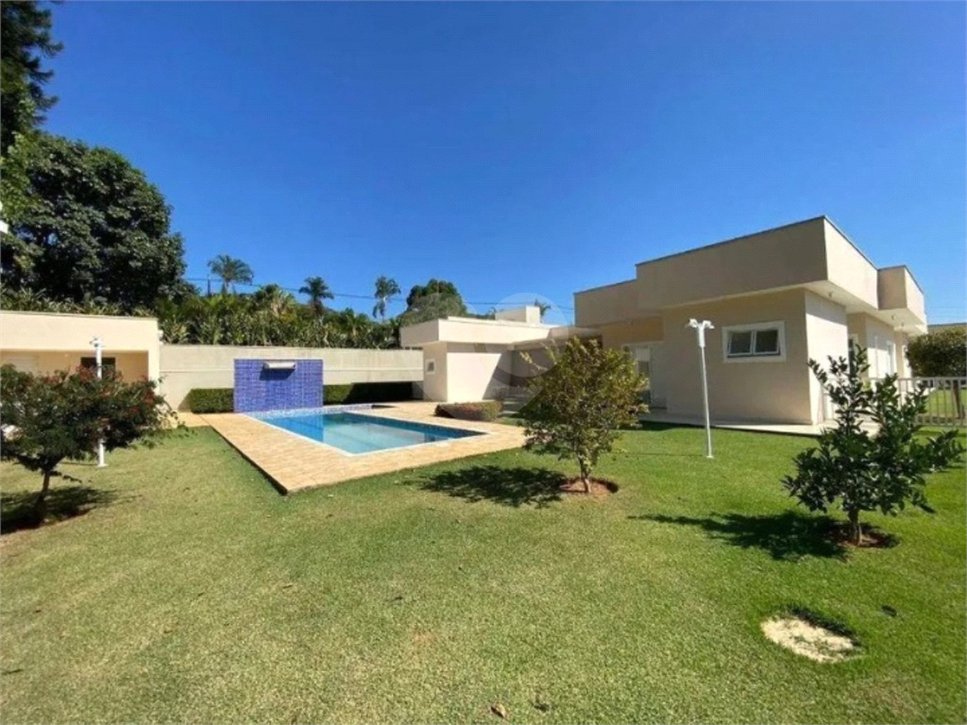 Casa à venda com 4 suítes no condomínio Ipê Velho, Vinhedo - SP
