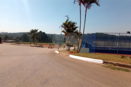 Casa à venda com 3 quartos, sendo 1 suíte, no condomínio Residencial Golden Ville, Itapetininga - SP