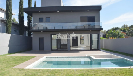 Casa à venda com 4 suítes no condomínio Figueira Garden, Atibaia - SP