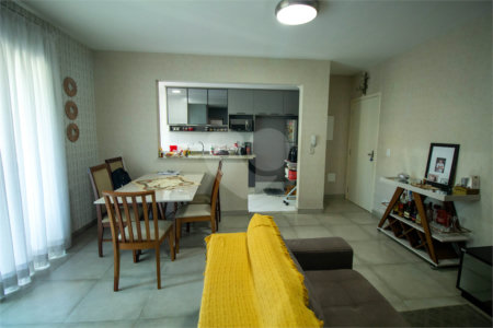 Apartamento à venda com 2 quartos, sendo 1 suíte,  no Centro, São Roque, SP