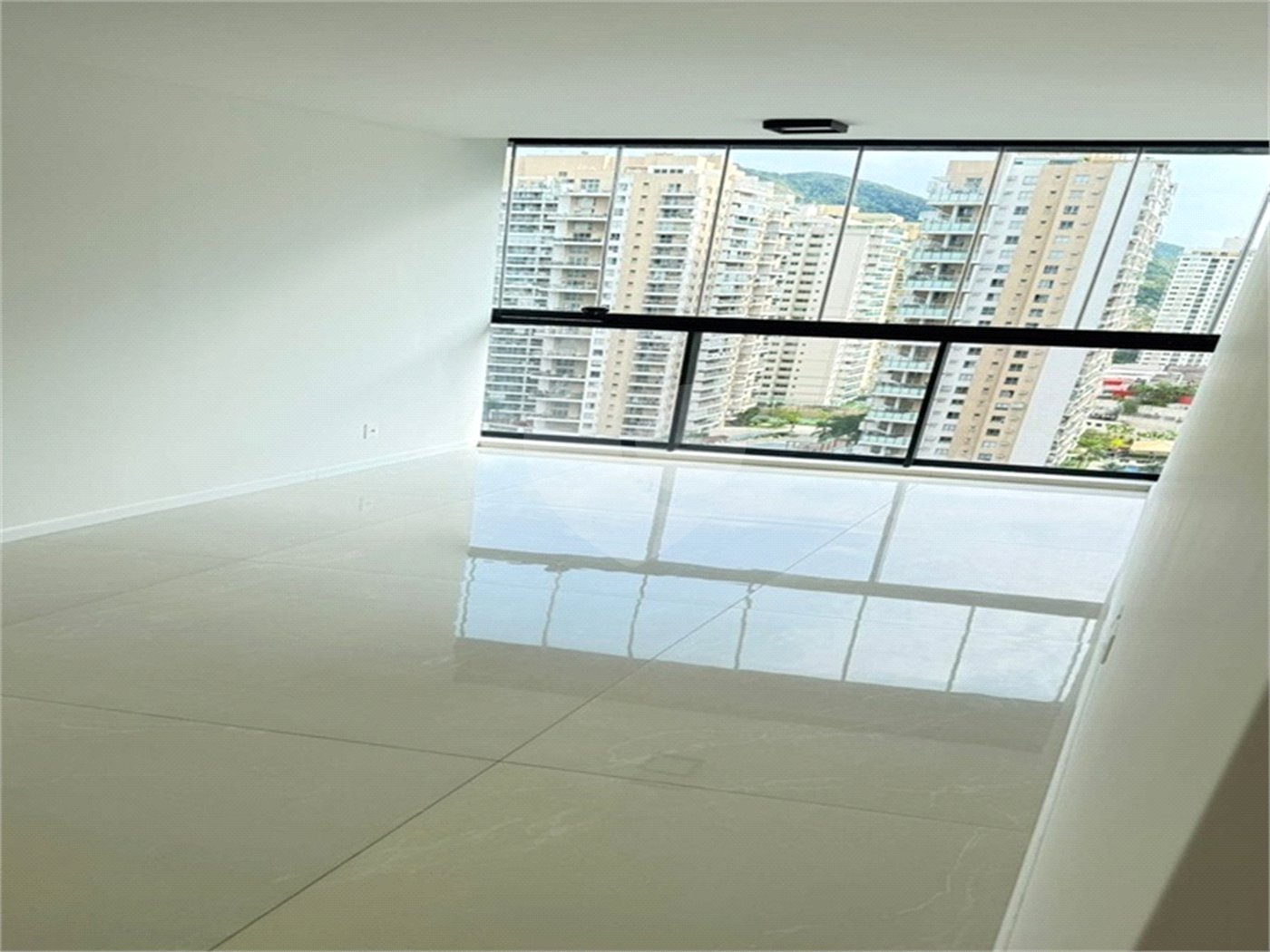 Apartamento à venda com 3 quartos, sendo 1 suíte,  em Recreio dos Bandeirantes, Rio de Janeiro, RJ