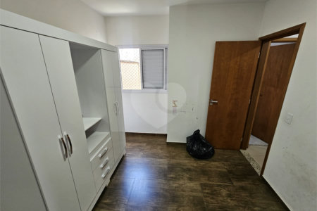 Sobrado à venda com 3 quartos, sendo 1 suíte,  em Vila Nivi, São Paulo, SP