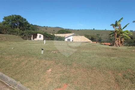 Casa à venda com 3 quartos, sendo 1 suíte, em Alpes D'ouro, Bom Jesus dos Perdões, SP