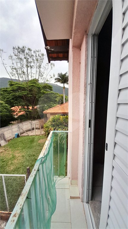 Casa à venda com 3 quartos, sendo 1 suíte,  em Retiro das Fontes, Atibaia, SP