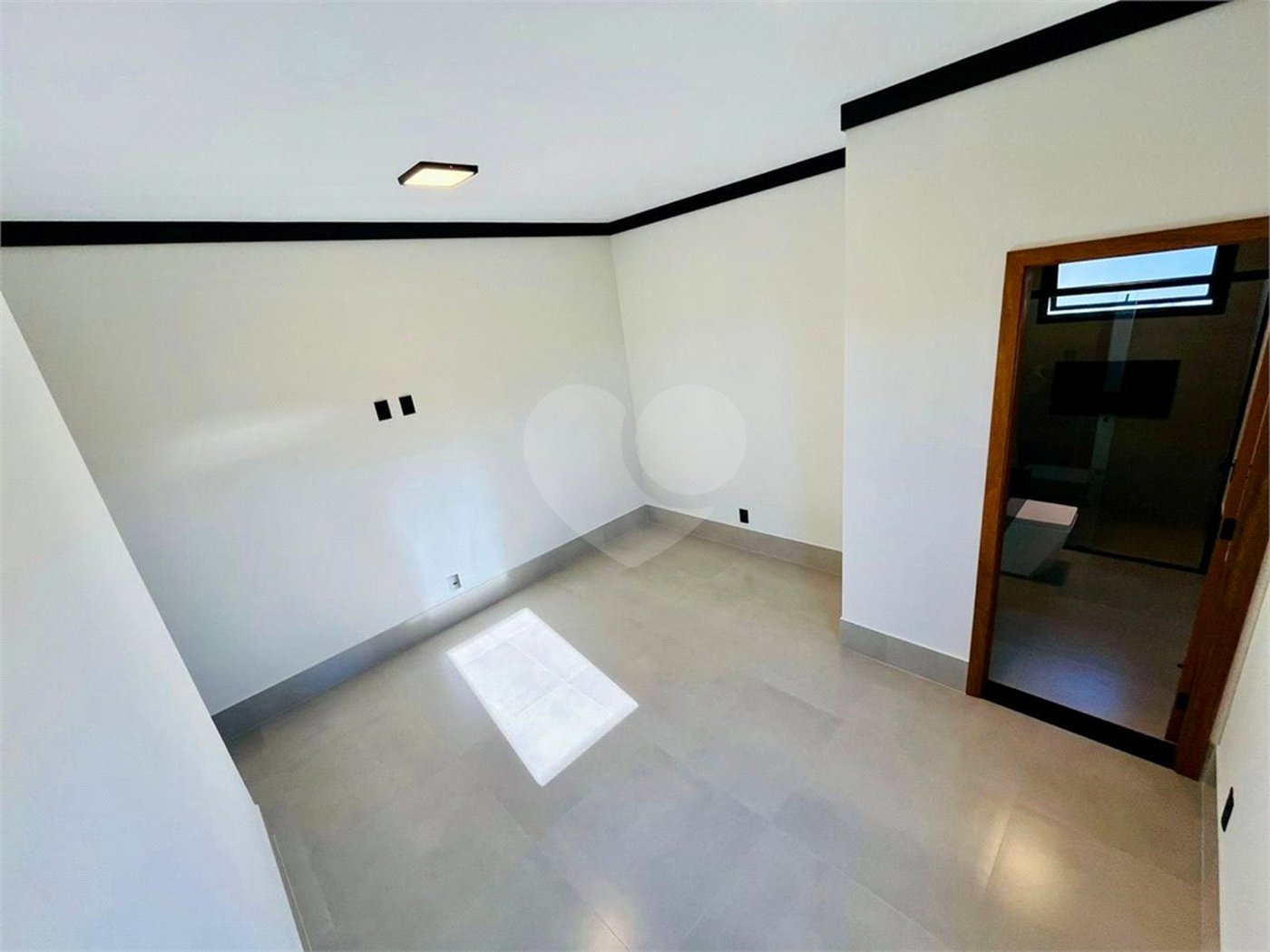 Casa à venda com 3 quartos, sendo 1 suíte,  no condomínio Cerejeiras, Araçoiaba da Serra - SP