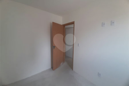 Apartamento à venda com 2 quartos, sendo 1 suíte,  em Parada Inglesa, São Paulo, SP