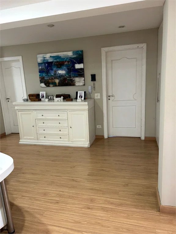 Apartamento à venda com 4 suítes em Real Parque, São Paulo, SP