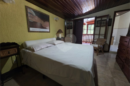 Casa à venda com 4 quartos, sendo 2 suítes, em Geribá, Armação dos Búzios, RJ