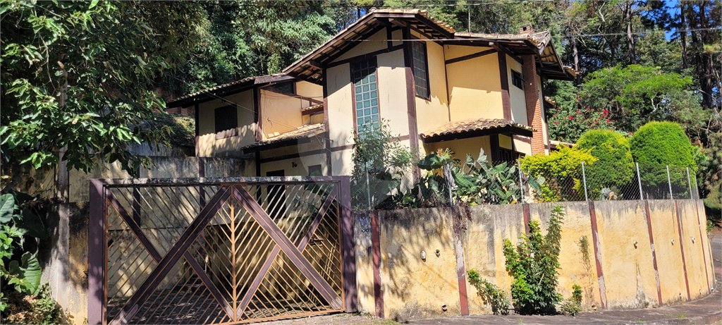 Casa à venda com 3 quartos, sendo 1 suíte, no condomínio Sausalito, Mairiporã - SP