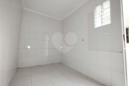 Sobrado à venda com 2 quartos em Parque Vitória, São Paulo, SP