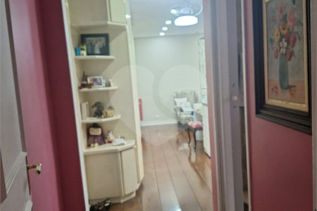Sobrado à venda com 3 quartos, sendo 1 suíte, em Cambuci, São Paulo, SP