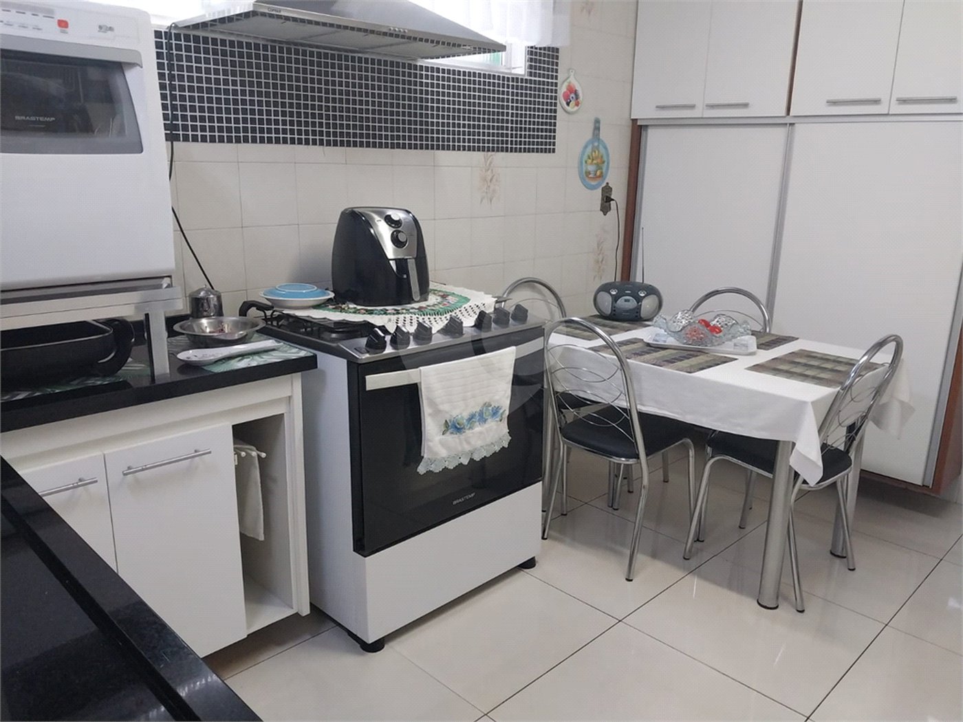 Sobrado à venda com 3 suítes em Tremembé, São Paulo, SP