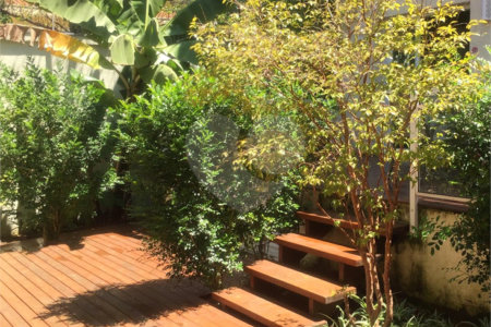 Sobrado à venda com 4 quartos, sendo 1 suíte, em Jardim Novo Mundo, São Paulo, SP