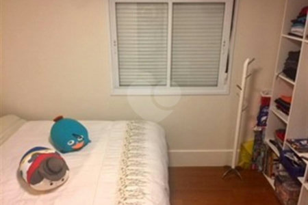 Apartamento à venda com 3 suítes em Campo Belo, São Paulo, SP