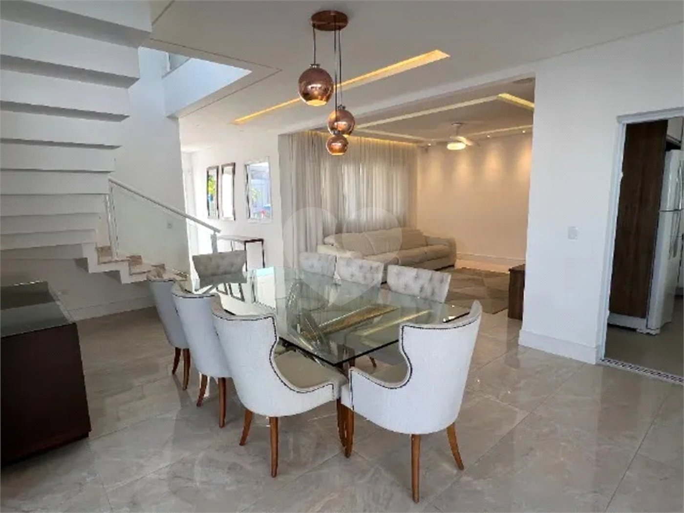 Casa à venda com 4 suítes no condomínio Jardim do Golfe 3, São José dos Campos - SP