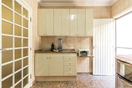 Sobrado à venda com 3 quartos, sendo 1 suíte, em Chácara Santo Antônio, São Paulo, SP