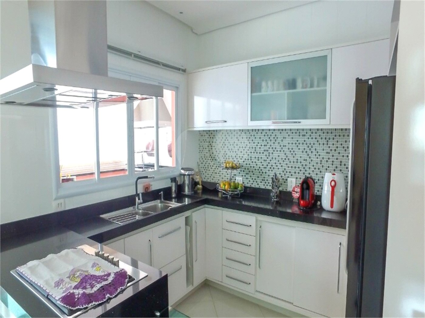 Casa à venda com 3 quartos, sendo 1 suíte, no condomínio Belvedere 2, Votorantim - SP