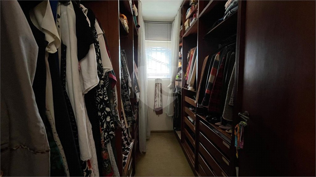 Casa à venda com 4 quartos, sendo 2 suítes, em Lar São Paulo, São Paulo, SP