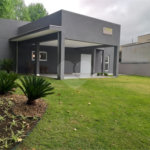 Casa à venda com 2 quartos, sendo 1 suíte, no condomínio Figueira Garden, Atibaia - SP
