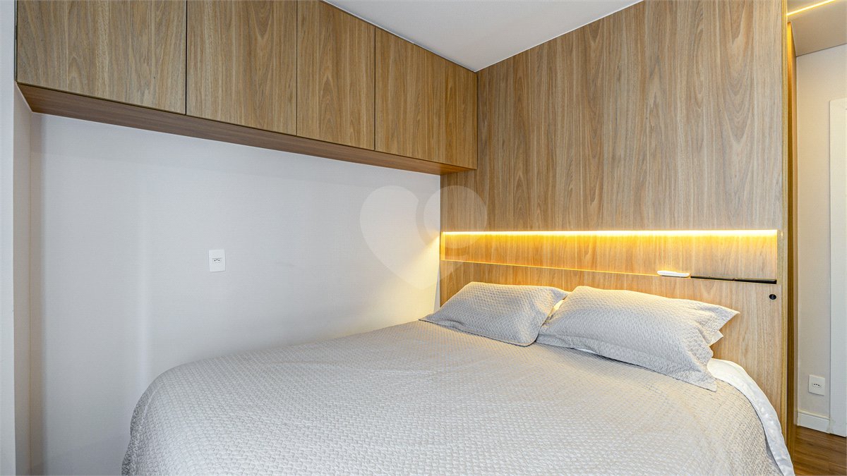 Apartamento à venda com 3 quartos, sendo 1 suíte, em Vila Uberabinha, São Paulo, SP