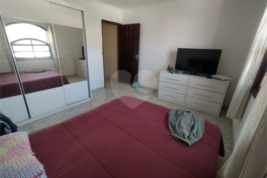 Sobrado à venda com 3 quartos, sendo 1 suíte, em Tremembé, São Paulo, SP