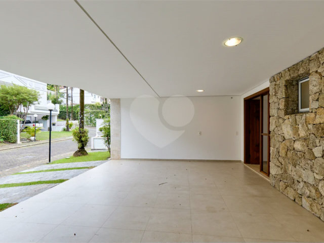 Casa à venda ou para alugar com 4 suítes no condomínio Ville de Marseille, São Paulo - SP