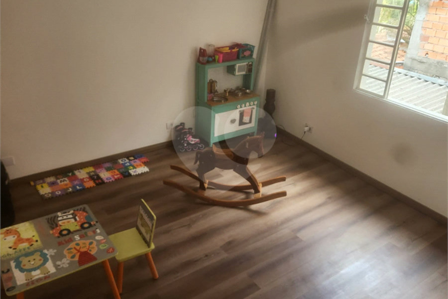 Sobrado à venda com 4 quartos, sendo 1 suíte, em Tremembé, São Paulo, SP