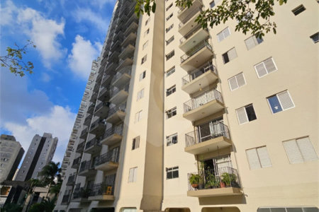 Casa à venda com 3 quartos, sendo 1 suíte, no condomínio Jconde de Irajá, São Paulo - SP