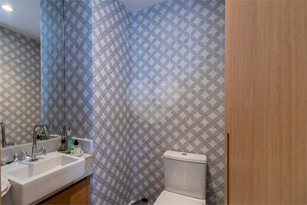 Apartamento à venda com 2 suítes em Santo Amaro, São Paulo, SP