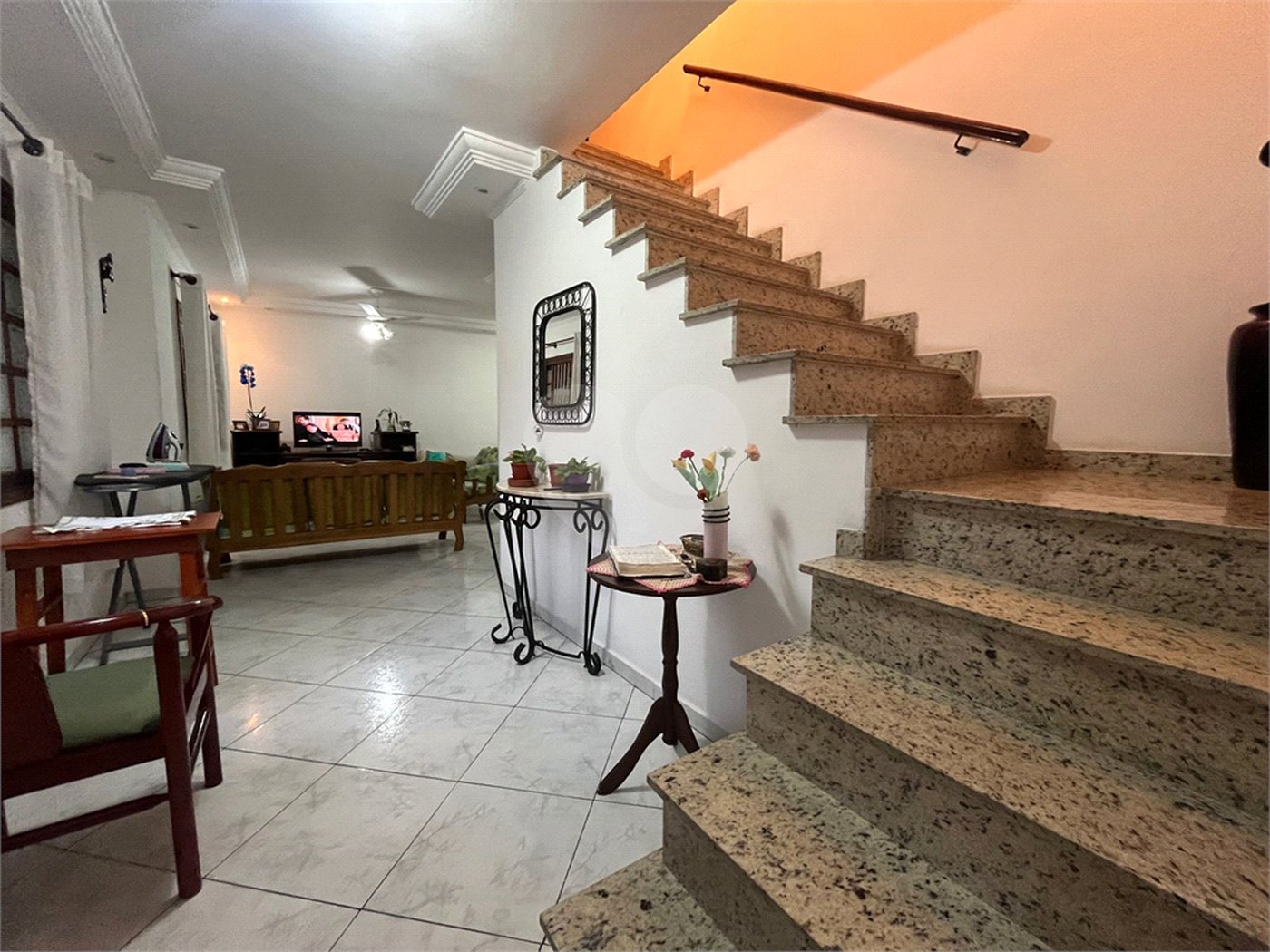 Sobrado à venda com 3 quartos, sendo 1 suíte, em Vila Irmãos Arnoni, São Paulo, SP
