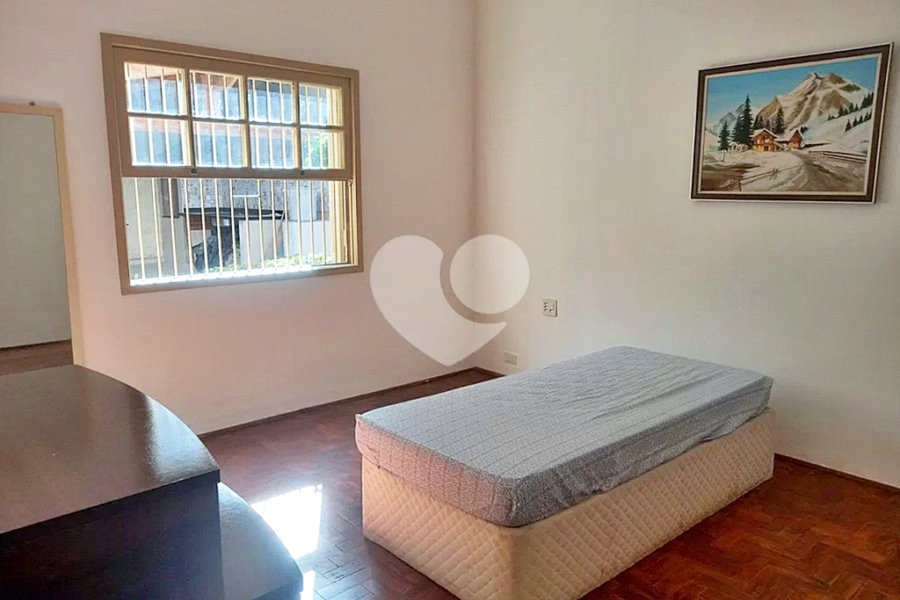 Sobrado à venda com 4 quartos, sendo 1 suíte, em Tremembé, São Paulo, SP