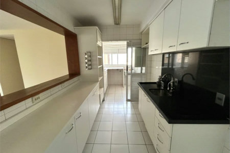 Apartamento à venda com 2 quartos, sendo 1 suíte, em Vila Andrade, São Paulo, SP