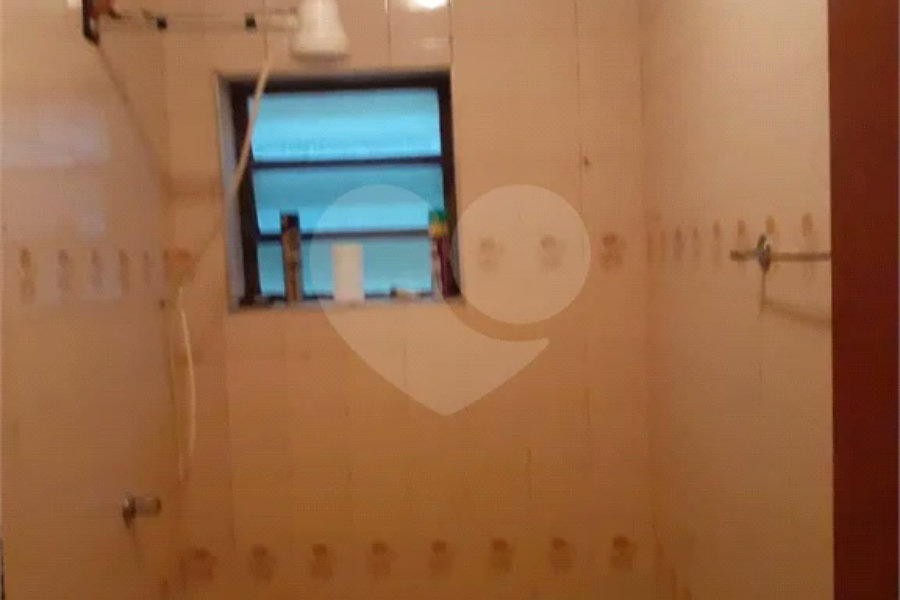 Sobrado à venda com 4 quartos, sendo 1 suíte, em Campo Limpo, São Paulo, SP