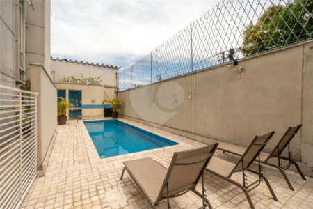 Casa à venda com 4 quartos, sendo 2 suítes, no condomínio Melbourne Residence, São Paulo - SP