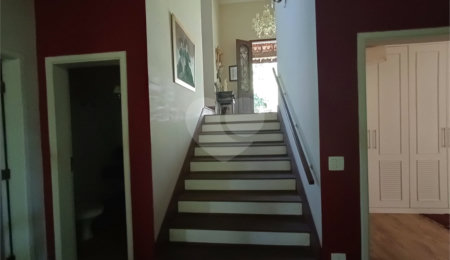 Casa à venda com 4 quartos, sendo 3 suítes,  no condomínio Patrimônio do Carmo, São Roque - SP