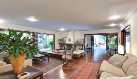 Casa Térrea à venda com 4 quartos, sendo 2 suítes,  em Alto da Boa Vista, São Paulo, SP