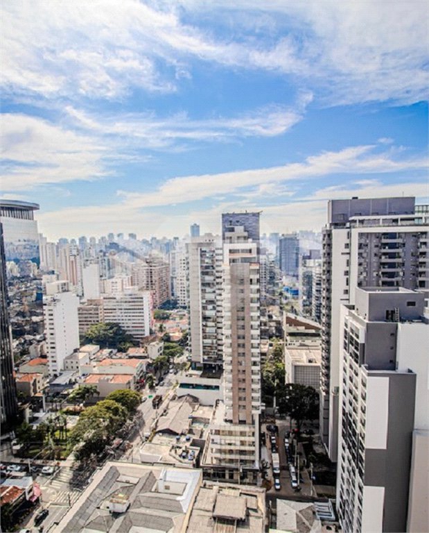 Apartamento à venda com 3 suítes em Pinheiros, São Paulo, SP