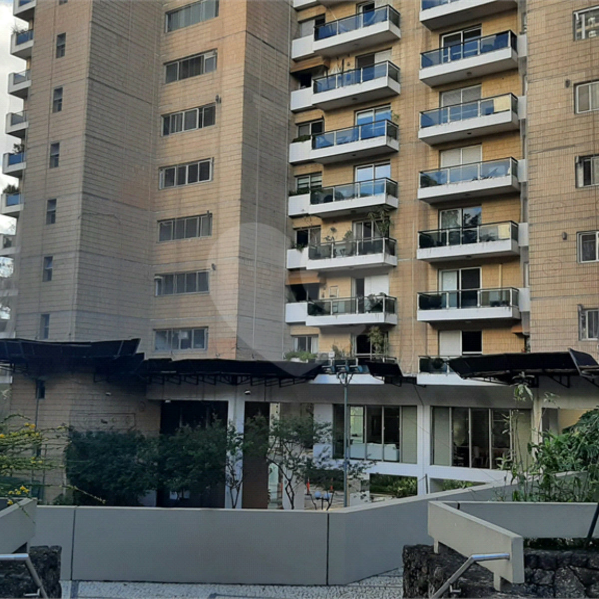 Apartamento à venda com 4 quartos, sendo 1 suíte, em Alto da Boa Vista, São Paulo, SP