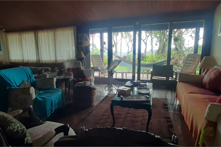 Casa Térrea à venda com 4 quartos, sendo 2 suítes, em Serra da Cantareira, Mairiporã, SP