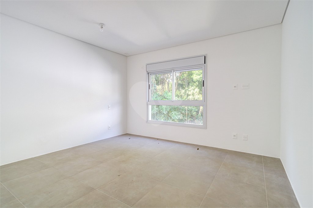 Casa à venda ou para alugar com 3 suítes no condomínio Jardim Flora, São Paulo - SP