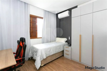 Casa com 153m², 3 dormitórios, sendo 1 suíte, 4 vagas, à venda na Penha.