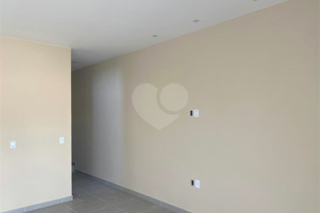 Casa à venda com 3 quartos, sendo 2 suítes, em Taperapuan, Porto Seguro, BA