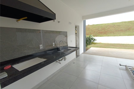 Casa à venda com 3 suítes no condomínio Altos de São Roque, São Roque - SP
