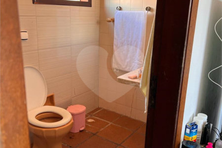 Casa à venda com 2 quartos, sendo 1 suíte,  no Centro, Bertioga, SP