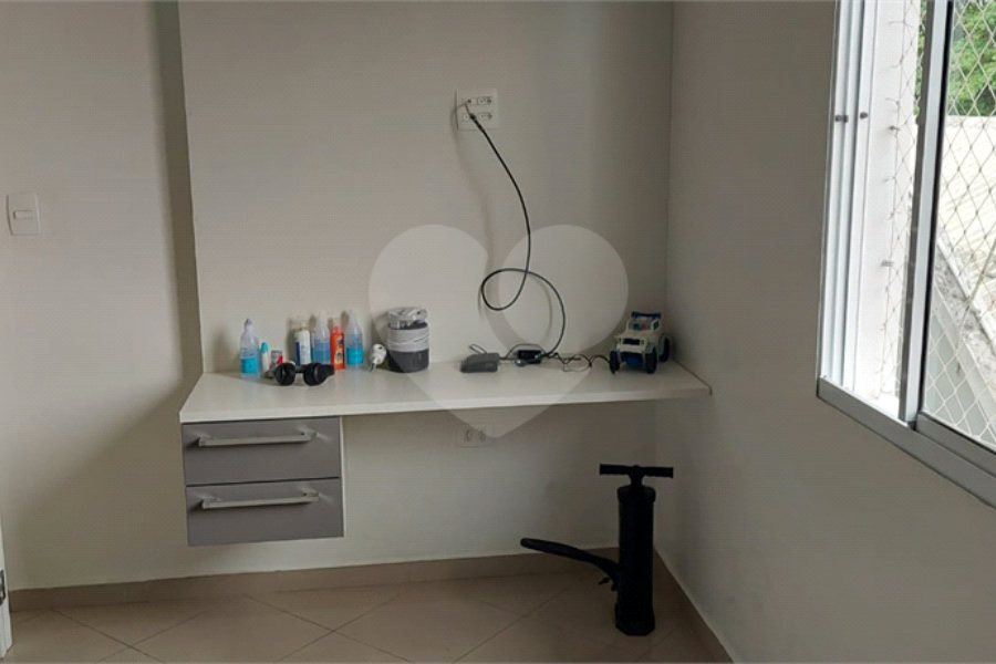 Sobrado à venda com 3 quartos, sendo 1 suíte, em Vila Constança, São Paulo, SP