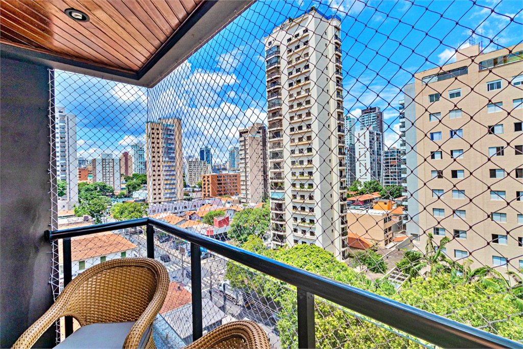 Apartamento à venda com 3 quartos, sendo 1 suíte, em Vila Olímpia, São Paulo, SP