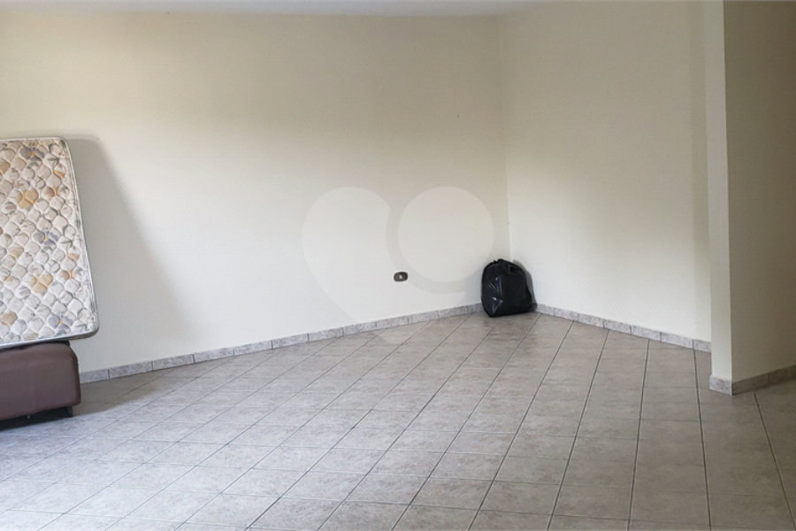 Casa à venda com 5 quartos, sendo 2 suítes, no condomínio Alpes da Cantareira, Mairiporã - SP