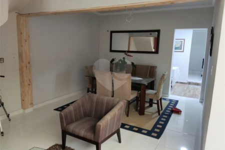 Sobrado à venda com 3 quartos, sendo 1 suíte, em Chácara Monte Alegre, São Paulo, SP