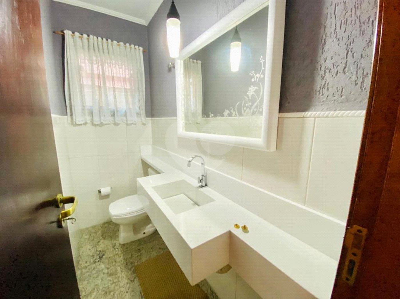 Sobrado à venda com 3 quartos, sendo 1 suíte, em Tremembé, São Paulo, SP